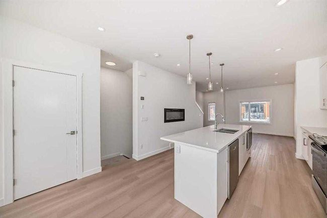 330 Sage Hill Cir Nw, Townhouse with 3 bedrooms, 2 bathrooms and 3 parking in Calgary AB | Image 5
