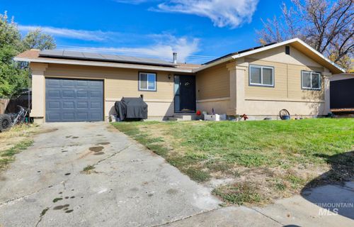 130 Morris Ct, Kuna, ID, 83634-2324 | Card Image