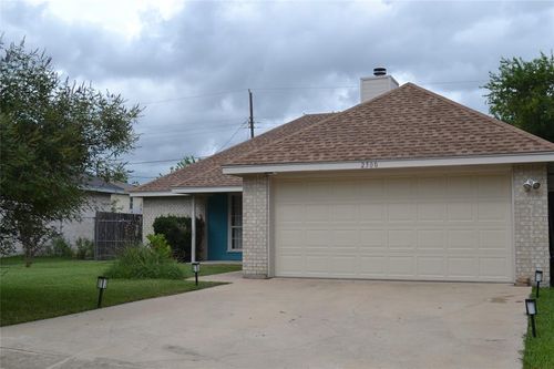 2500 Cherrylawn Dr, Taylor, TX, 76574-7100 | Card Image
