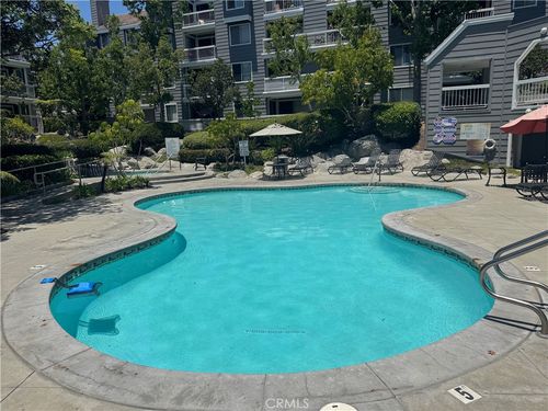 20371 Bluffside Cir, Huntington Beach, CA, 92646-8529 | Card Image