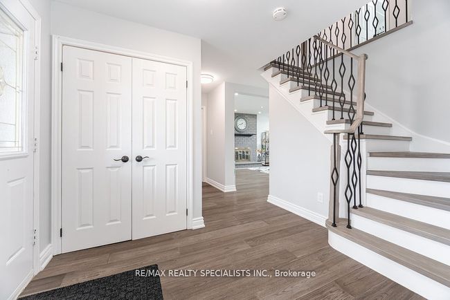 72 Farrow Cres, House other with 5 bedrooms, 4 bathrooms and 2 parking in Ajax ON | Image 8