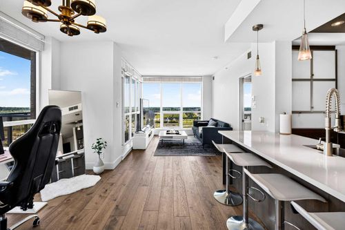 402-10 Shawnee Hill Sw, Calgary, AB, T2Y0K5 | Card Image