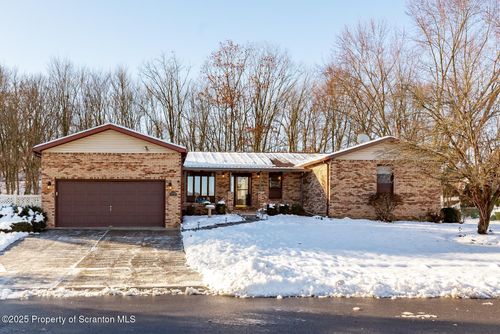 121 Red Coat Ln, Hanover Township, PA, 18706-4160 | Card Image