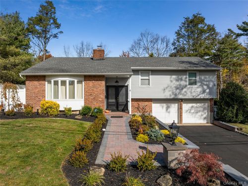 4 Long Ridge Rd, Plainview, NY, 11803-1817 | Card Image