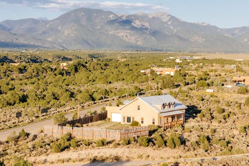 2 Mesa Sea Rd, Arroyo Hondo, NM, 87513-8035 | Card Image