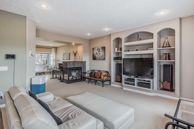 110 Kincora Heights Nw, Home with 5 bedrooms, 3 bathrooms and 5 parking in Calgary AB | Image 10