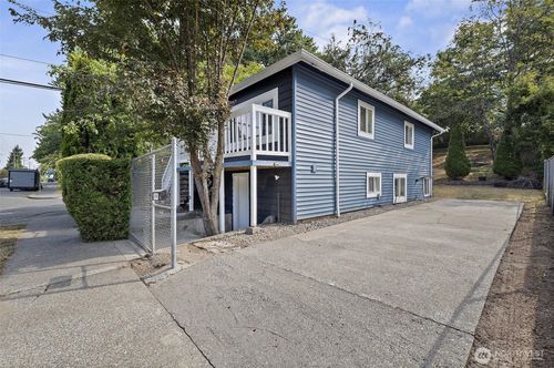 4700 26th Ave Sw, Seattle, WA, 98106-1321 | Card Image