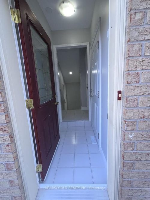 7 Gervais Dr, Brampton, ON, L6Y2V3 | Card Image