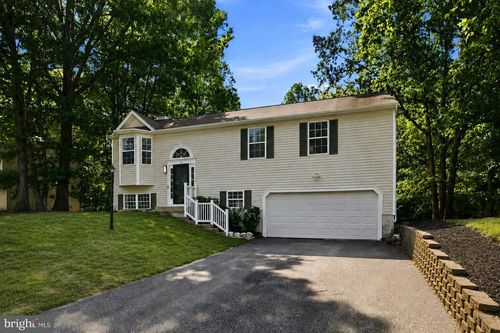 6 Plumosa Dr, FREDERICKSBURG, VA, 22405-2130 | Card Image