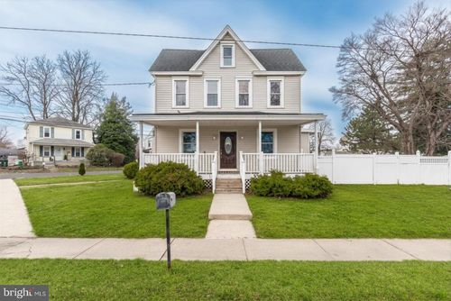 7105 N Radcliffe St, Bristol, PA, 19007-5820 | Card Image