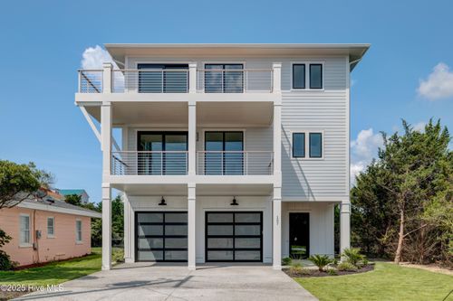 107 Raleigh Ave, Surf City, NC, 28445-9429 | Card Image