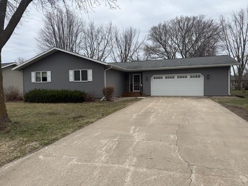 808 E Oak St, Redwood Falls, MN, 56283-1218 | Card Image