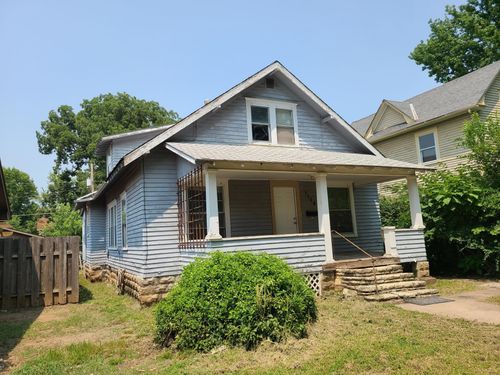 1114 E 7th Ave, Winfield, KS, 67156-3014 | Card Image