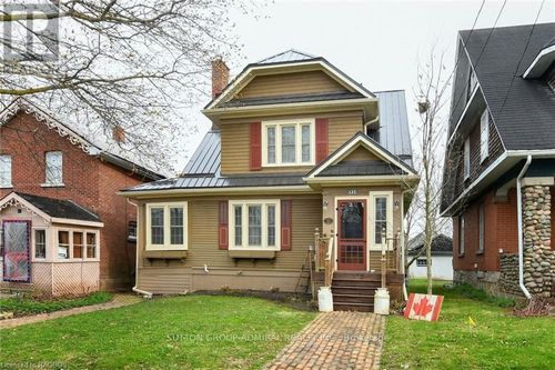 123 1st Ave W, Shelburne, ON, L9V2X7 | Card Image