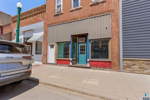 424 E 4th St Street, Dell Rapids, SD, 57022 | Card Image