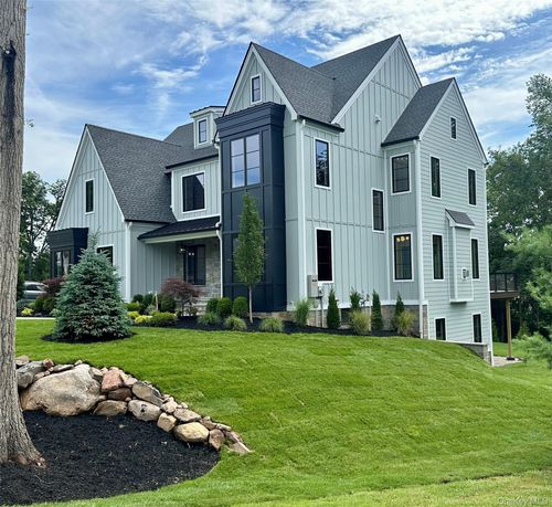 9 Ogrady Ct, Orangeburg, NY, 10962-1028 | Card Image