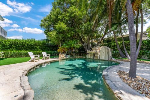 235 W Seaview Cir, Duck Key, FL, 33050-3835 | Card Image