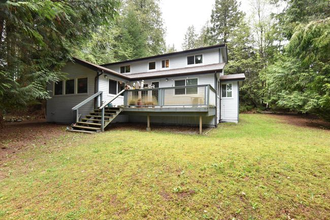 1029 Grandview Road, House other with 3 bedrooms, 2 bathrooms and 6 parking in Gibsons BC | Image 1