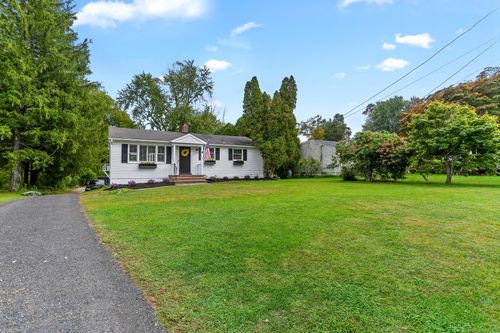 40 North St, Ridgefield, CT, 06877-3814 | Card Image