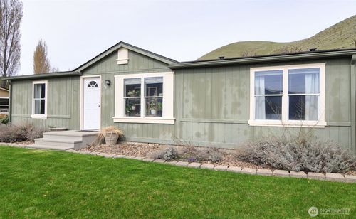 1698 Sunset Dr, Wenatchee, WA, 98801-9103 | Card Image