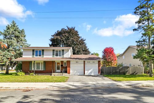 1577 Claymor Ave, Ottawa, ON, K2C1T4 | Card Image