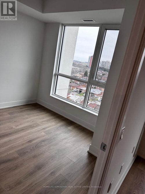 1305-204 Burnhamthorpe Rd E, Mississauga, ON, L5A0B3 | Card Image