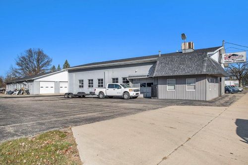 711 Emmett St E, Battle Creek, MI, 49014-5725 | Card Image