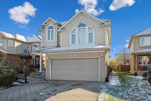 6 Berry Dr, Guelph, ON, N1C1G8 | Card Image