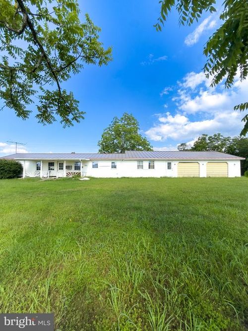 11101 Winchester Grade Rd, BERKELEY SPRINGS, WV, 25411-3906 | Card Image
