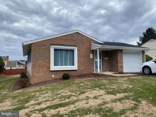 216 Irene Ave, EPHRATA, PA, 17522-2171 | Card Image