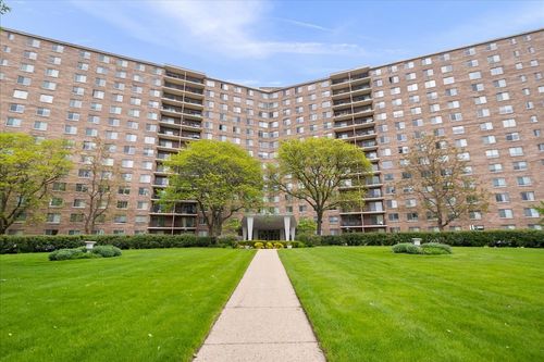 601-7141 N Kedzie Ave, Chicago, IL, 60645-5808 | Card Image
