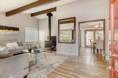 5617 Taft Ave, La Jolla, CA, 92037-7541 | Card Image