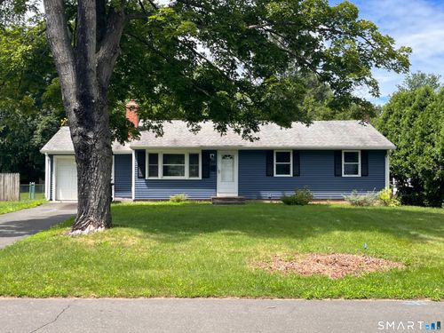 124 Bel Aire Cir, Windsor Locks, CT, 06096-2809 | Card Image