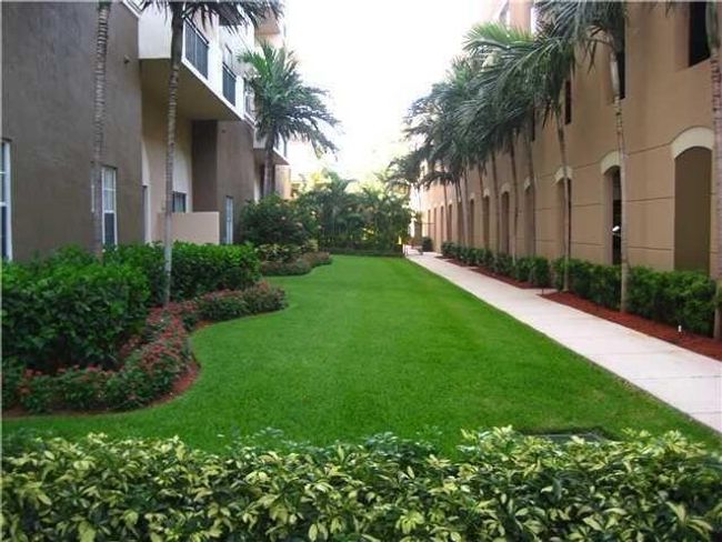 APT-512 - 616 Clearwater Park Rd, Condo with 2 bedrooms, 2 bathrooms and null parking in West Palm Beach FL | Image 34
