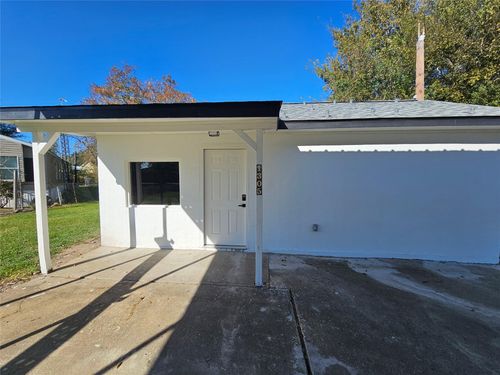 1305 Stowell St, Anahuac, TX, 77514-2831 | Card Image