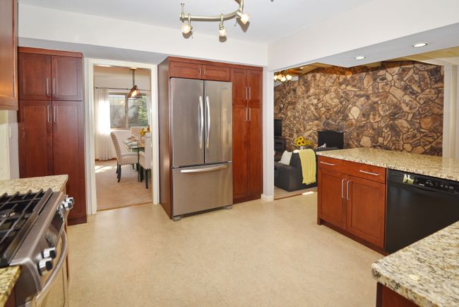 2370 Topaz Dr, House other with 4 bedrooms, 3 bathrooms and null parking in Troy MI | Image 11