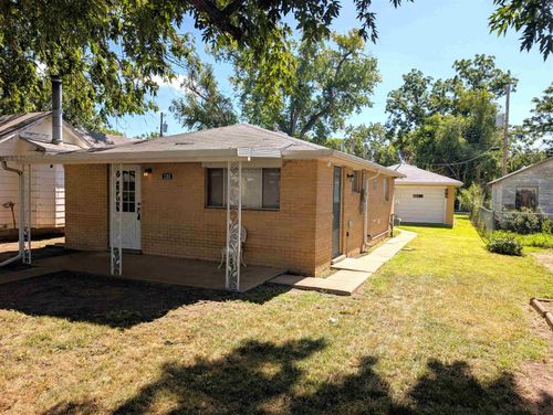1206 N 8th St, Salina, KS, 67401-8735 | Card Image