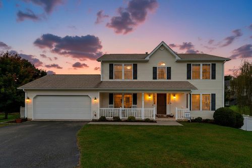 5717 Fieldview Dr, Roanoke, VA, 24019-8115 | Card Image