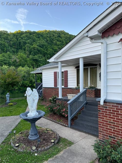2222 Robin Ave, East Bank, WV, 25067 | Card Image