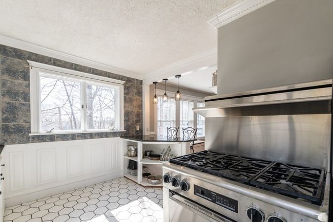 2 - 169 Walker Rd, Condo with 3 bedrooms, 1 bathrooms and 1 parking in Swampscott MA | Image 6