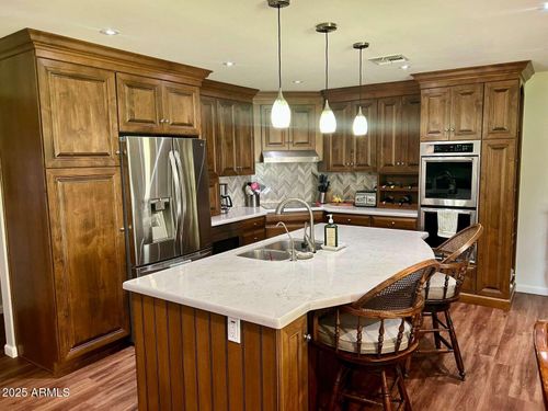 10009 W Pleasant Valley Rd, Sun City, AZ, 85351-1226 | Card Image