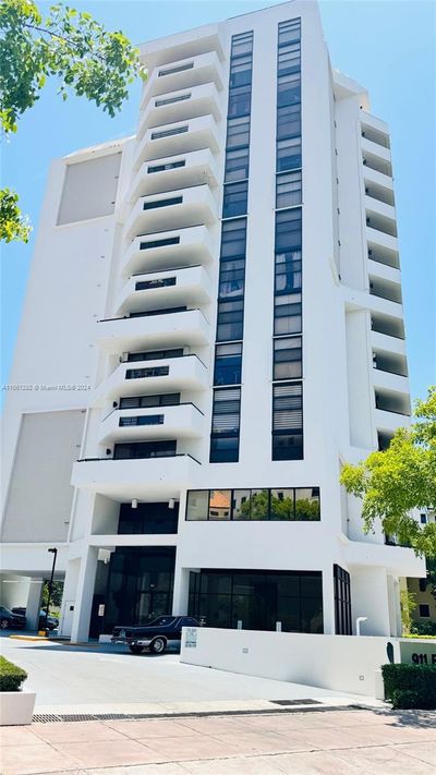 1502 - 911 E Ponce De Leon Blvd, Condo with 2 bedrooms, 2 bathrooms and null parking in Coral Gables FL | Image 1