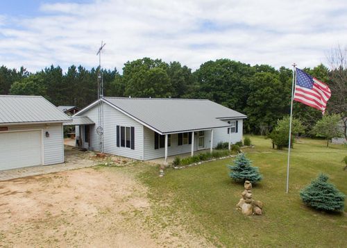 W7791 Dakota Cir, Westfield, WI, 53964-8065 | Card Image