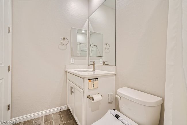 Bath with TOTO Toilet SeatBath with TOTO Toilet Seat | Image 32