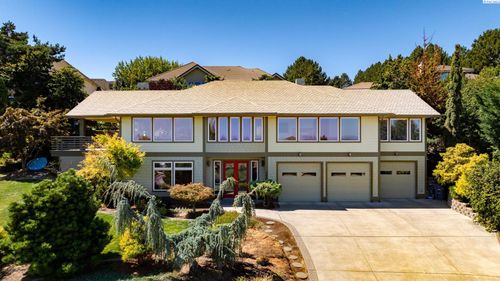 3703 W 42nd Ave, Kennewick, WA, 99337-2600 | Card Image