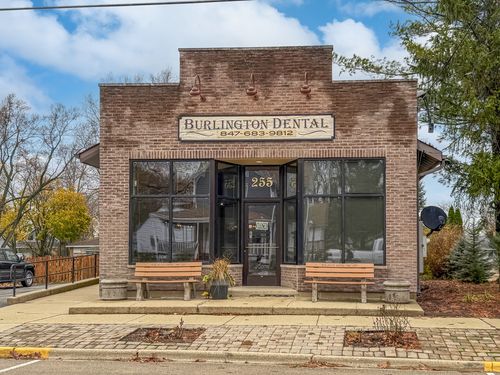 255 S Main St, Burlington, IL, 60109-1116 | Card Image