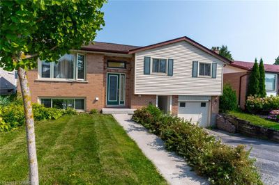 48 Rochelle Dr, House other with 6 bedrooms, 3 bathrooms and 3 parking in Guelph ON | Image 2