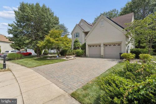 30 Larkspur Dr, Dayton, NJ, 08810-1450 | Card Image