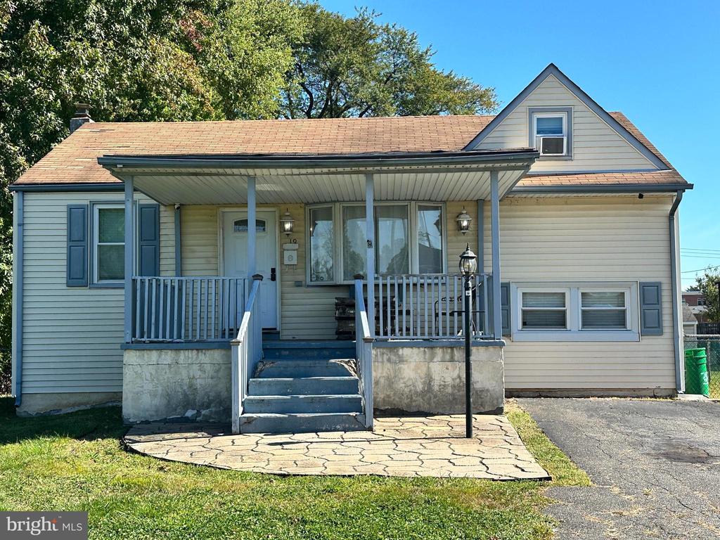 Green Lynne Dr, Levittown, PA 19057