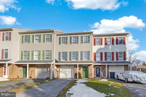 129 Townhouse Ln, Lancaster, PA, 17603-5980 | Card Image
